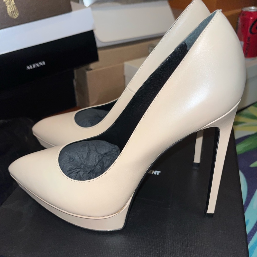 Authentic Saint Laurent Janis leather pumps